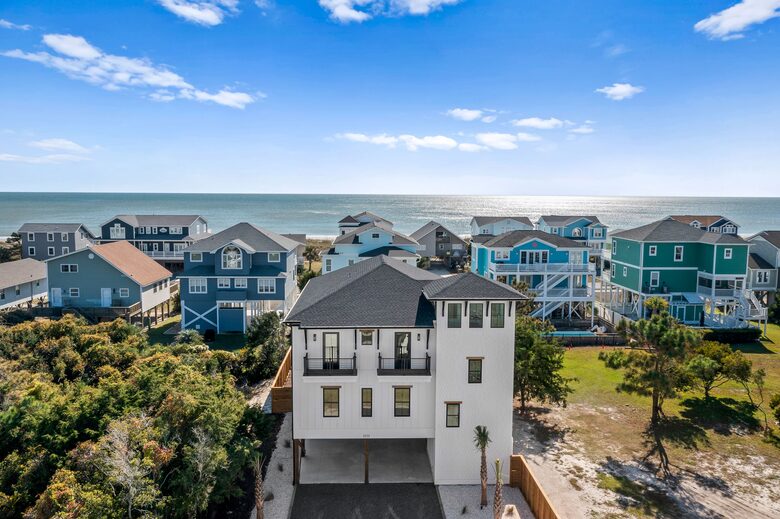 Coquina Cove Beach House - Holden Beach, North Carolina