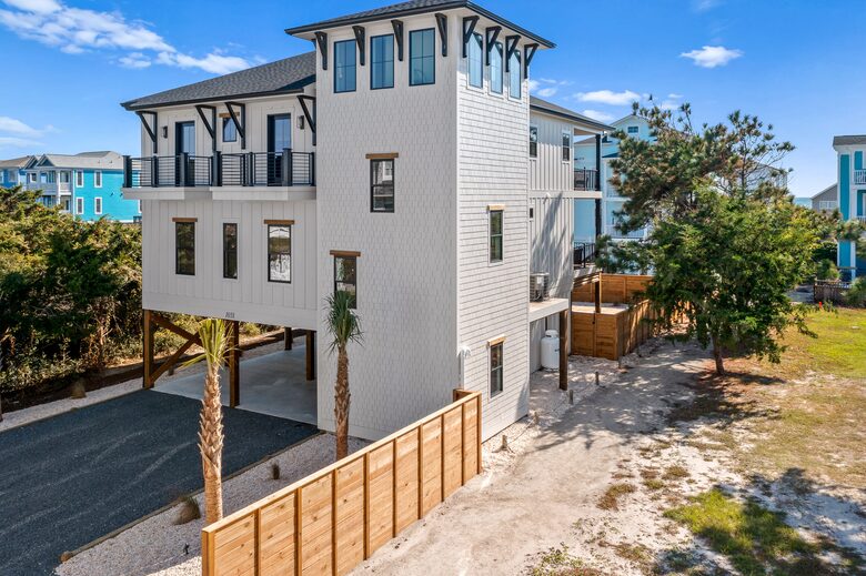 Coquina Cove Beach House - Holden Beach, North Carolina