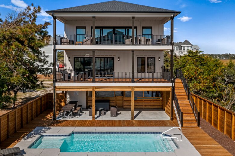 Coquina Cove Beach House - Holden Beach, North Carolina