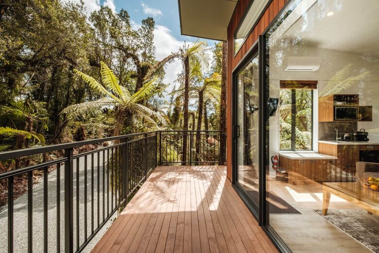 Deluxe Spa Tree House - Franz Josef Glacier, New Zealand