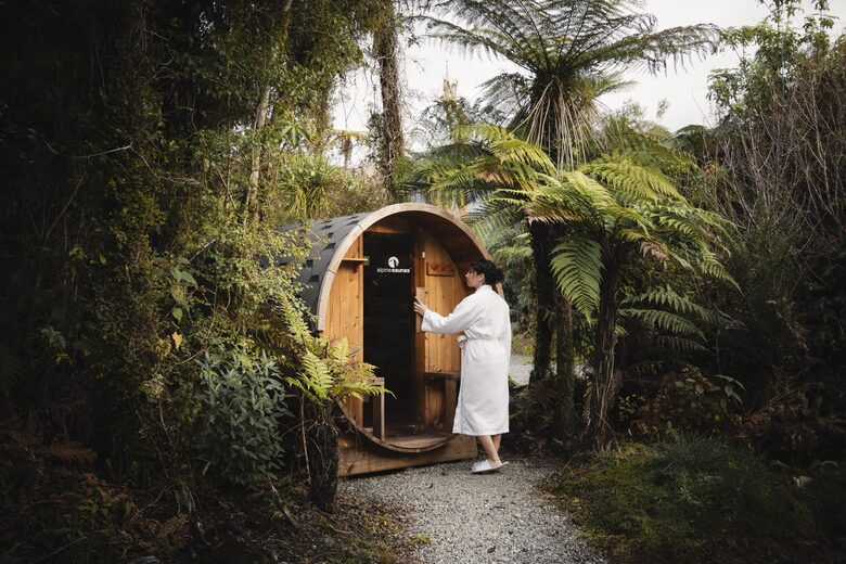 Deluxe Spa Tree House - Franz Josef Glacier, New Zealand