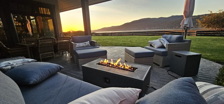 Seaside Sanctuary with Stunning Views - Nanoose Bay, Canada