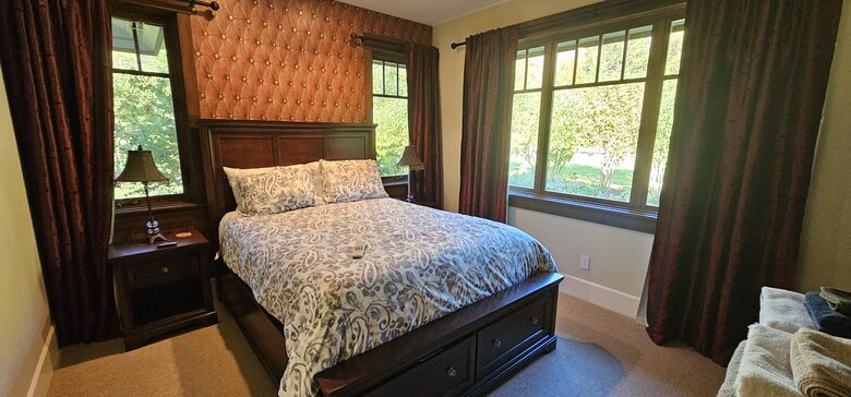 Seaside Sanctuary with Stunning Views - Nanoose Bay, Canada