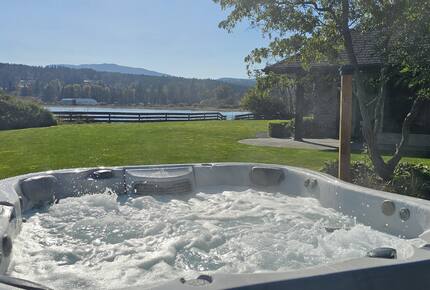 Seaside Sanctuary with Stunning Views - Nanoose Bay, Canada