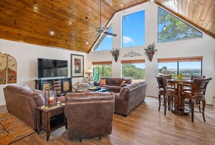 Serene Country Estate with Pickleball & Hot Tub - Paso Robles, California