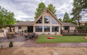 Serene Country Estate with Pickleball & Hot Tub - Paso Robles, California