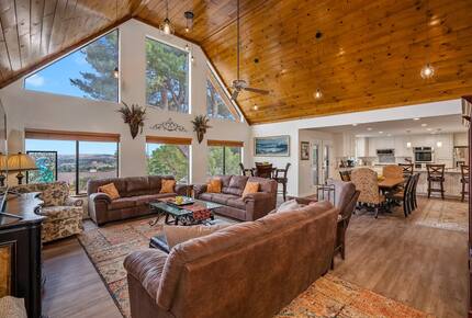 Serene Country Estate with Pickleball & Hot Tub - Paso Robles, California