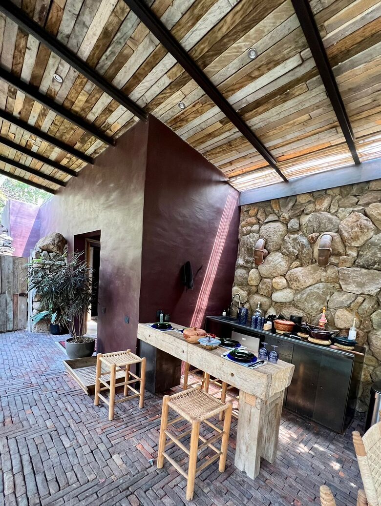 Outdoor terrace