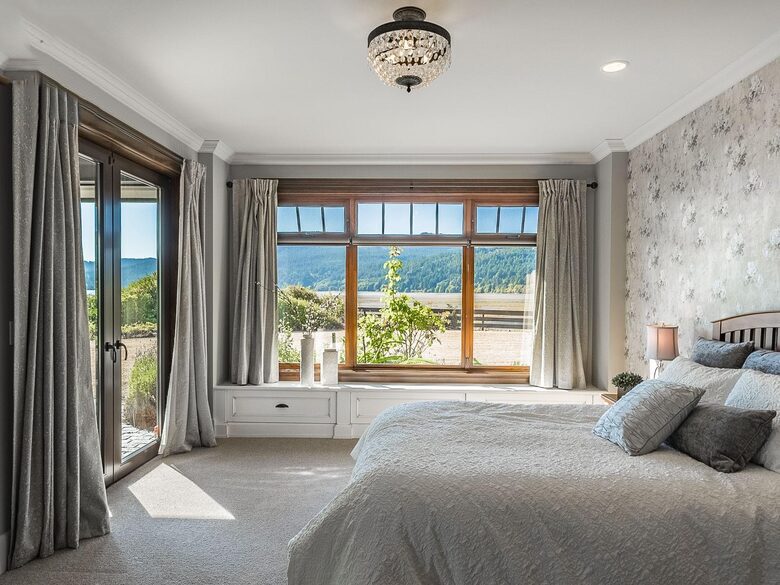 Seaside Sanctuary with Stunning Views - Nanoose Bay, Canada