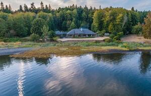 Seaside Sanctuary with Stunning Views - Nanoose Bay, Canada