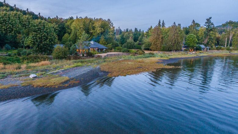 Seaside Sanctuary with Stunning Views - Nanoose Bay, Canada