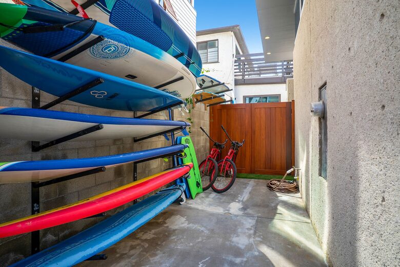 Iconic Manhattan Beachfront Haven - Manhattan Beach, California