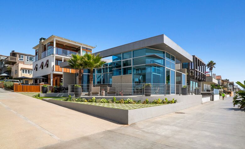 Iconic Manhattan Beachfront Haven - Manhattan Beach, California