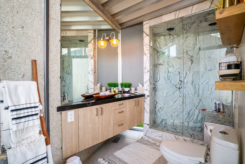 Iconic Manhattan Beachfront Haven - Manhattan Beach, California