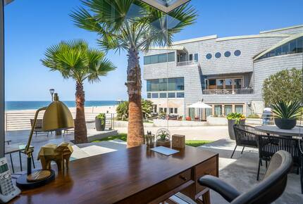 Iconic Manhattan Beachfront Haven - Manhattan Beach, California