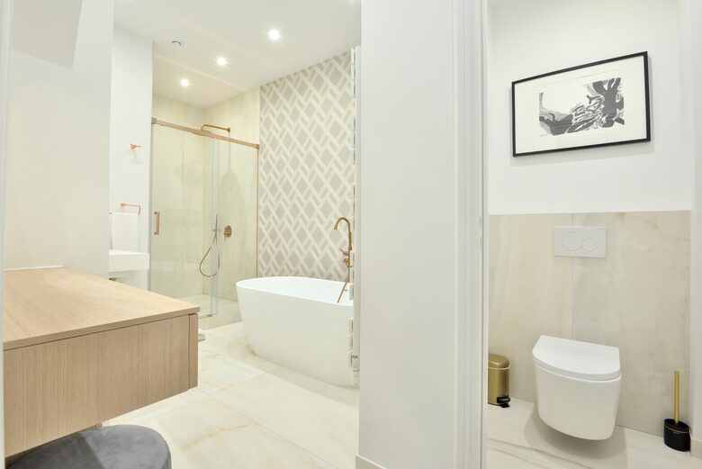 Eiffel Tower View Luxury Apartment - Paris, France