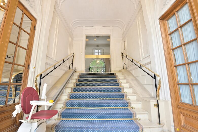 Eiffel Tower View Luxury Apartment - Paris, France