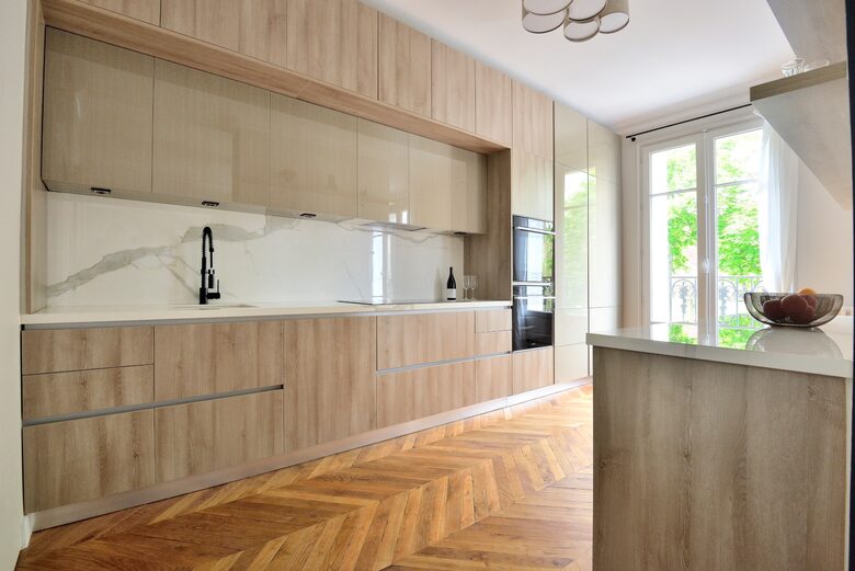 Eiffel Tower View Luxury Apartment - Paris, France