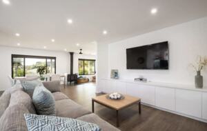 Waterfall Gully Retreat with Pool - Rosebud, Australia