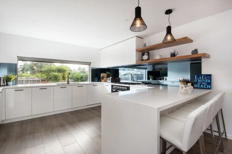 Waterfall Gully Retreat with Pool - Rosebud, Australia