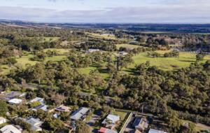 Waterfall Gully Retreat with Pool - Rosebud, Australia