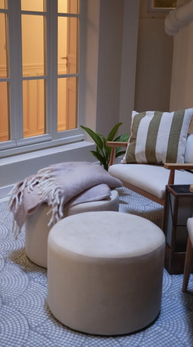 Elegant Parisian Apartment with Patio - Paris, France