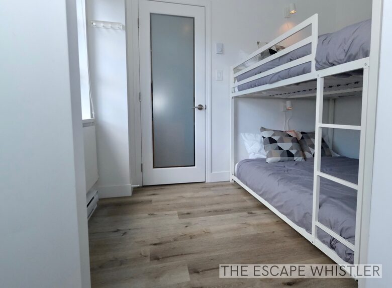 The Escape Whistler | Cozy Marketplace Residence in the Village - Whistler, Canada