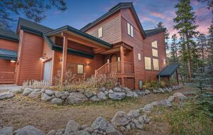 Spacious Riverside Retreat on Main Street, Frisco - Frisco, Colorado