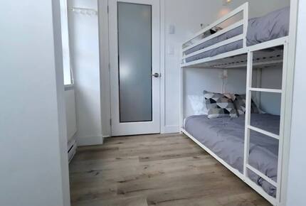The Escape Whistler | Cozy Marketplace Residence in the Village - Whistler, Canada