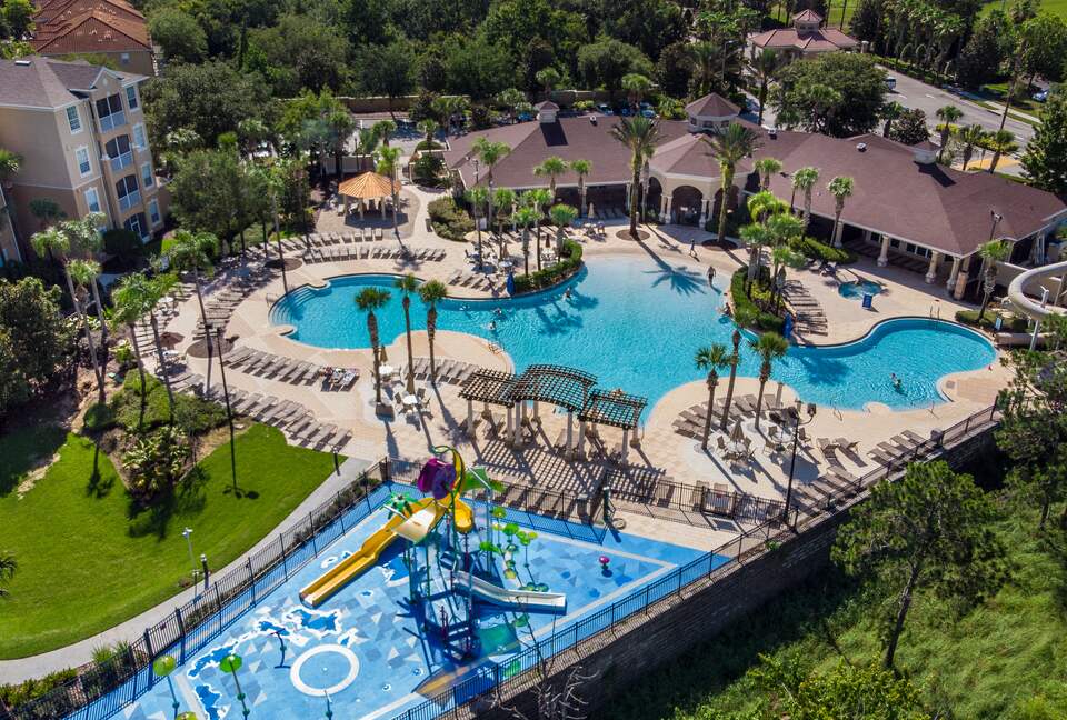 2 Miles From Disney with Private Resort Amenities - Kissimmee, Florida