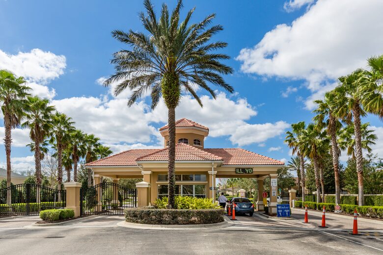 2 Miles From Disney with Private Resort Amenities - Kissimmee, Florida