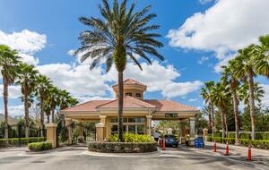 2 Miles From Disney with Private Resort Amenities - Kissimmee, Florida