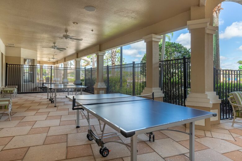 2 Miles From Disney with Private Resort Amenities - Kissimmee, Florida