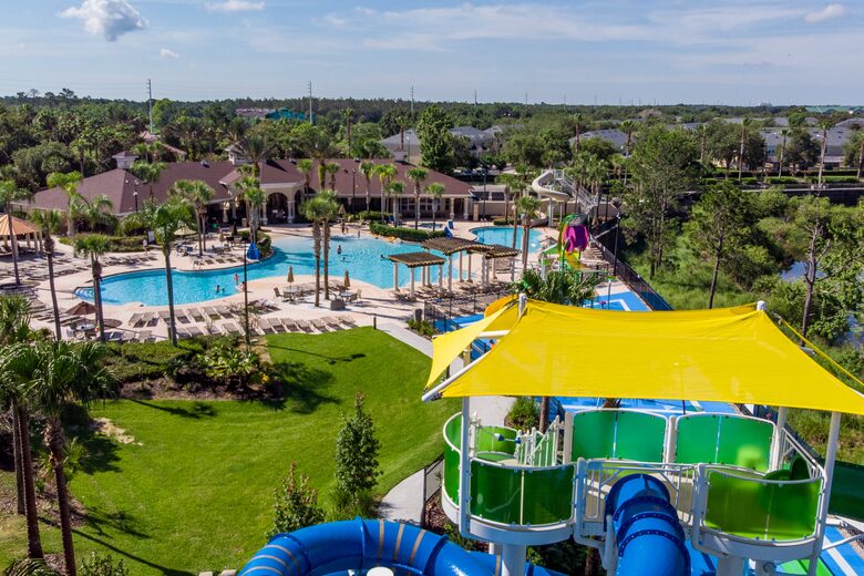 2 Miles From Disney with Private Resort Amenities - Kissimmee, Florida