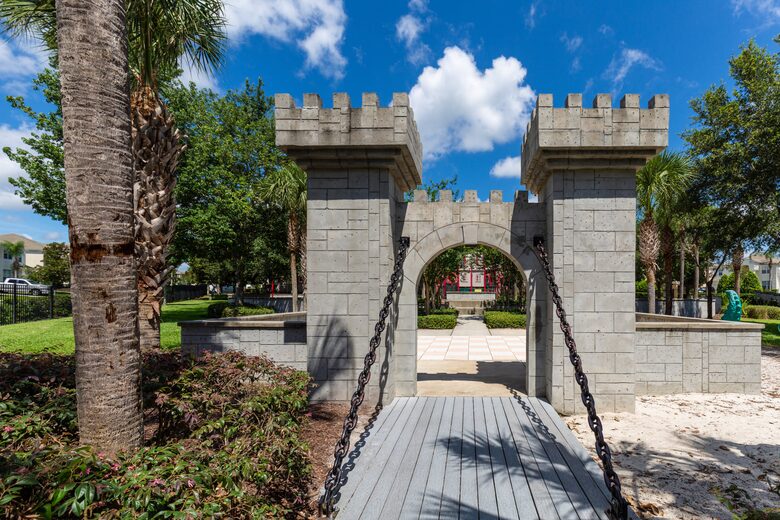2 Miles From Disney with Private Resort Amenities - Kissimmee, Florida