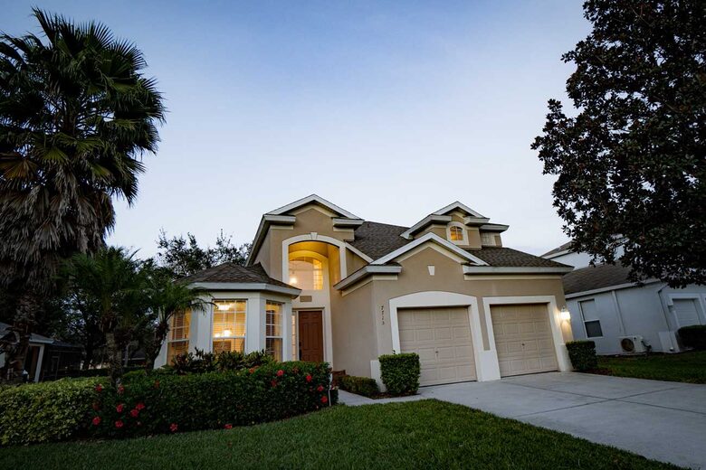 2 Miles From Disney with Private Resort Amenities - Kissimmee, Florida