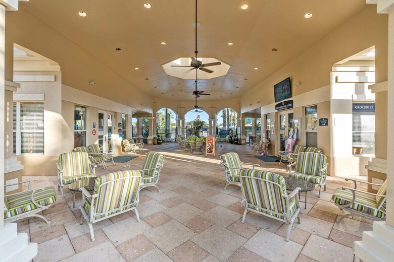 2 Miles From Disney with Private Resort Amenities - Kissimmee, Florida