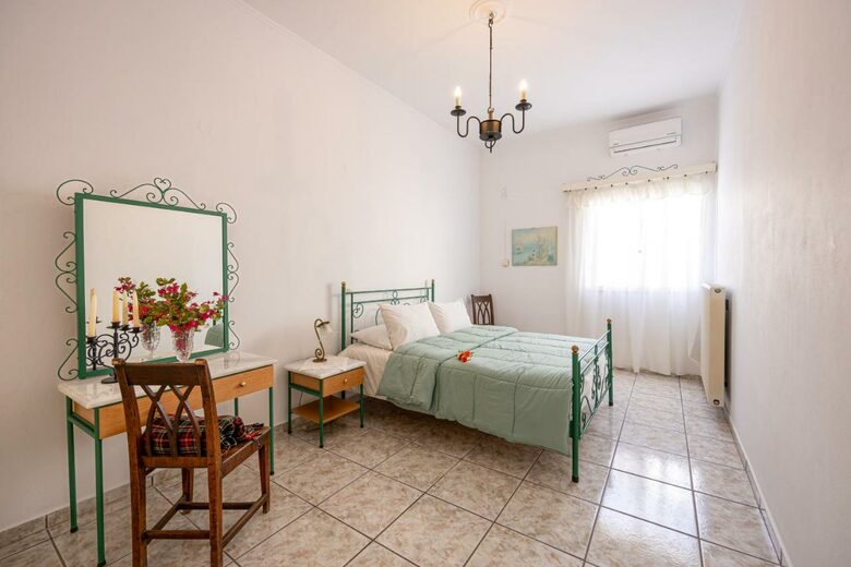 Amoni House – Authentic Village Stay in Santorini - Pyrgos Kallistis, Santorini, Greece
