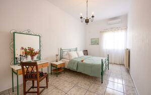 Amoni House – Authentic Village Stay in Santorini - Pyrgos Kallistis, Santorini, Greece