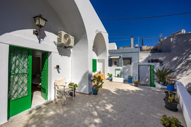 Amoni House – Authentic Village Stay in Santorini - Pyrgos Kallistis, Santorini, Greece