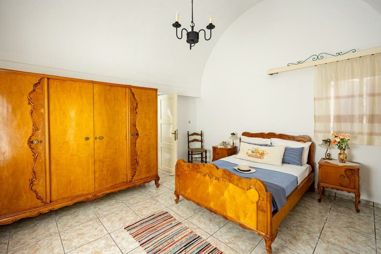 Amoni House – Authentic Village Stay in Santorini - Pyrgos Kallistis, Santorini, Greece