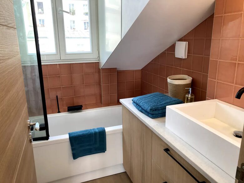 Apartment In Montmartre - Paris, France