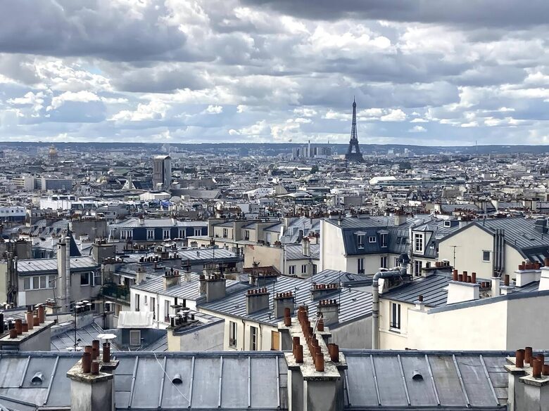 Apartment In Montmartre - Paris, France