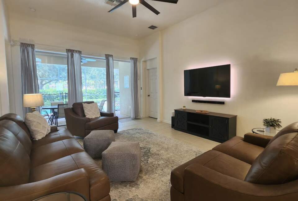 2 Miles From Disney with Private Resort Amenities - Kissimmee, Florida