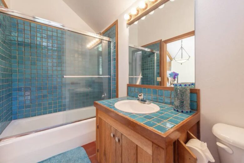 Beautiful Lake Tahoe Lakefront Cabin - Tahoma, California