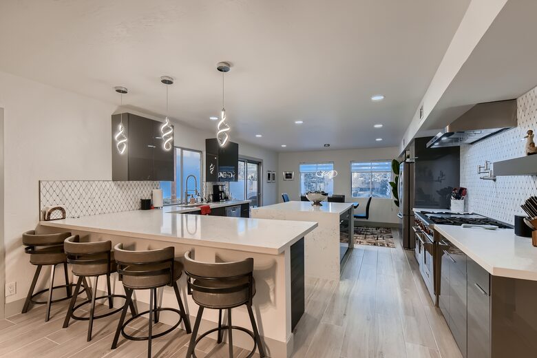 Gourmet chef's kitchen