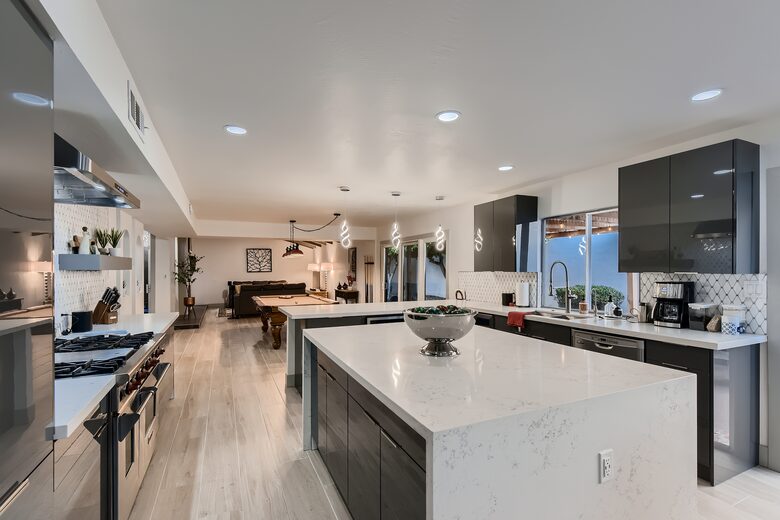 Gourmet chef's kitchen