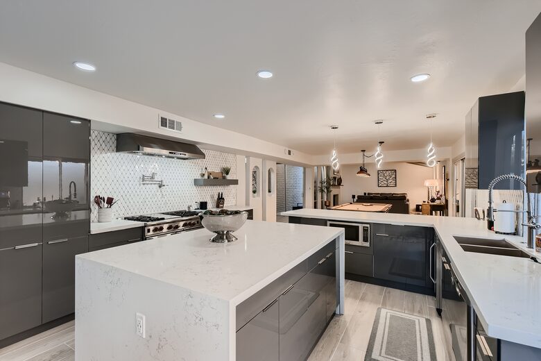 Gourmet chef's kitchen