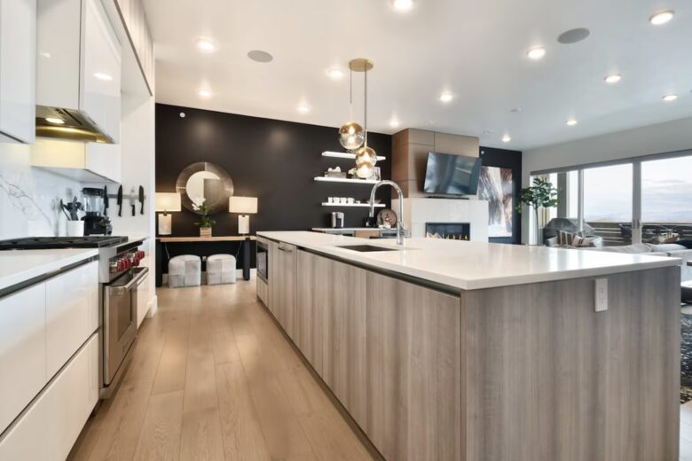 Premier Ski-In/Ski-Out Apex Townhome with Private Hot Tub - Park City, Utah