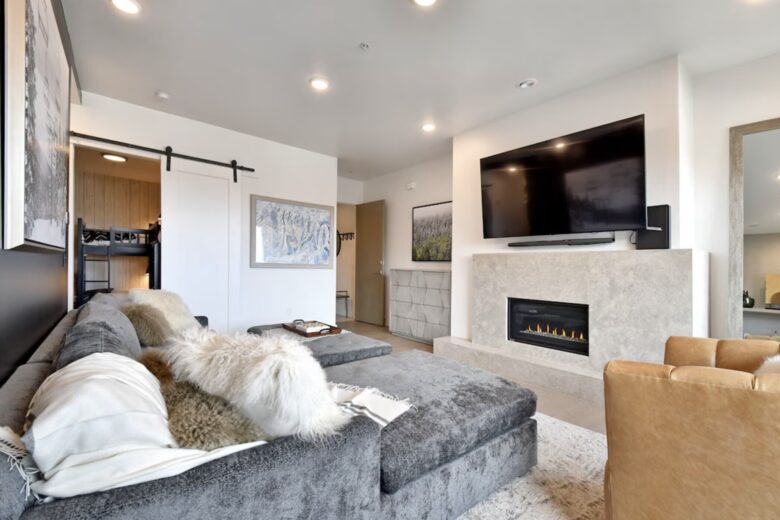 Premier Ski-In/Ski-Out Apex Townhome with Private Hot Tub - Park City, Utah